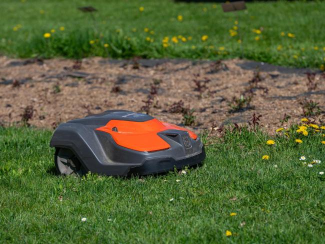 Jaki robot koszący do ogrodu 1000 m²?