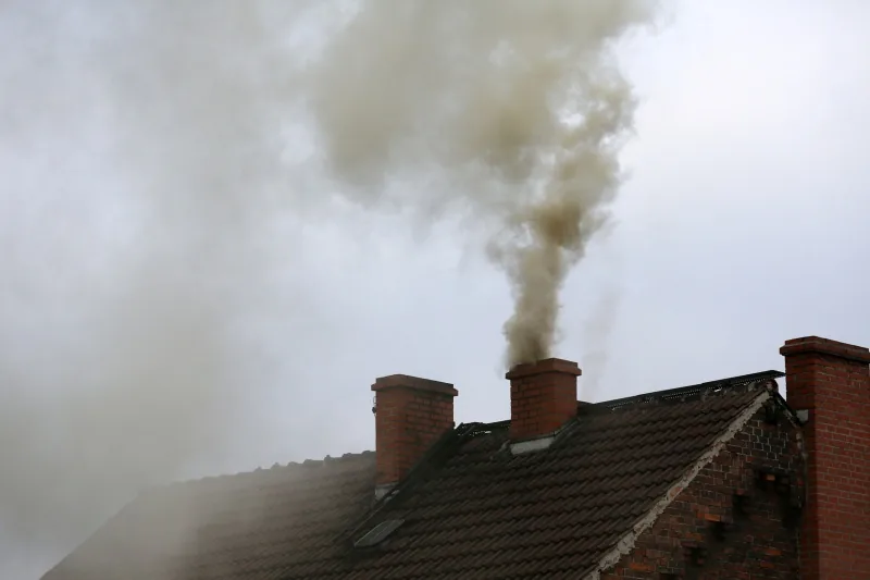 Dofinansowania do wymiany piecy i dociepleń. Rządowy program Czyste powietrze - sposoby na walkę ze smogiem w polskich miastach