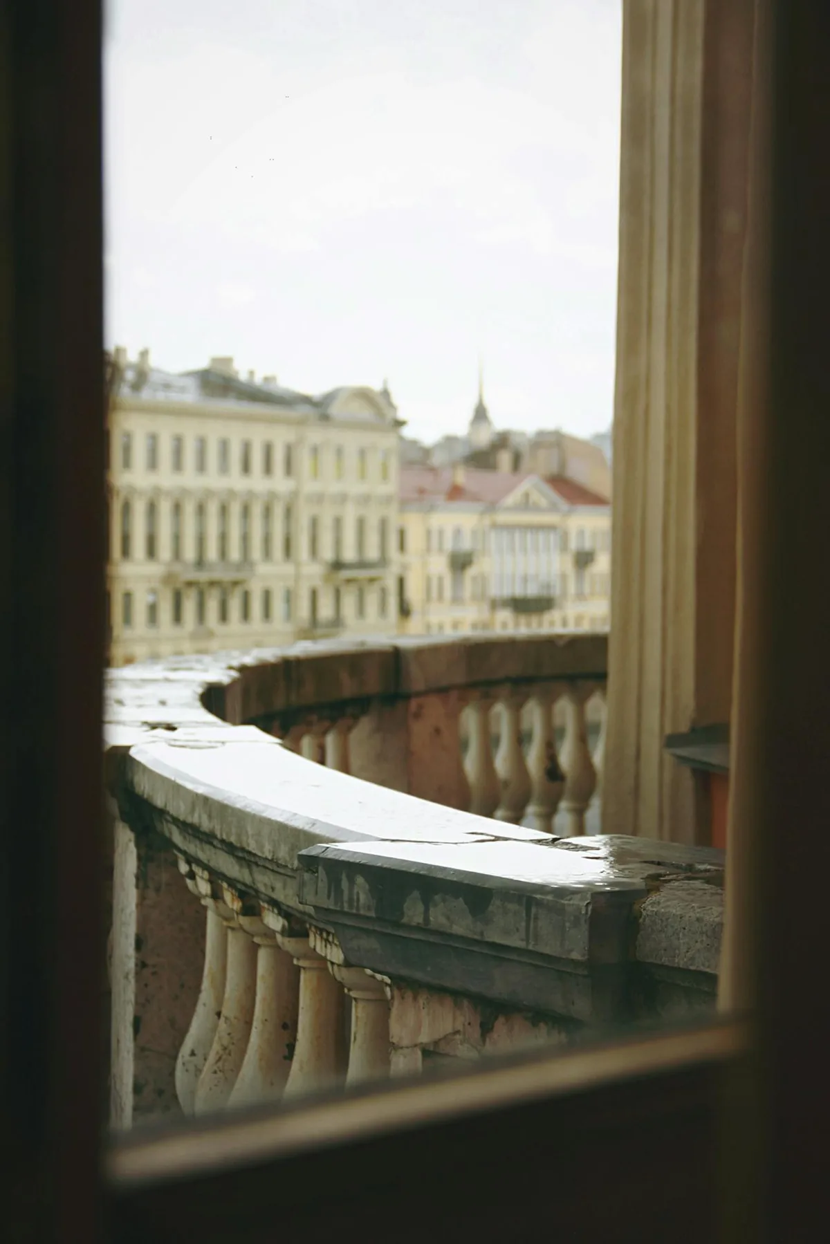 Bezpieczeństwo na balkonie – jak wybrać odpowiednią balustradę?