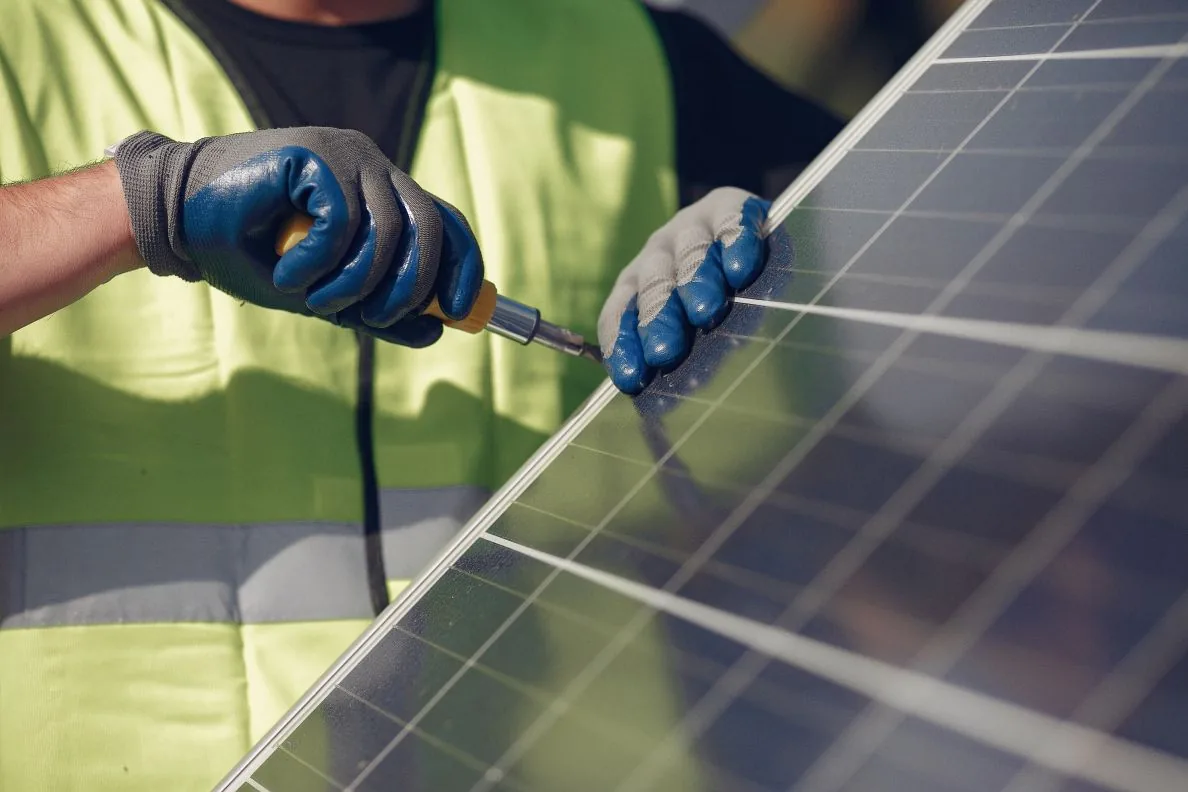 Energia ze słońca w firmie – to się opłaca