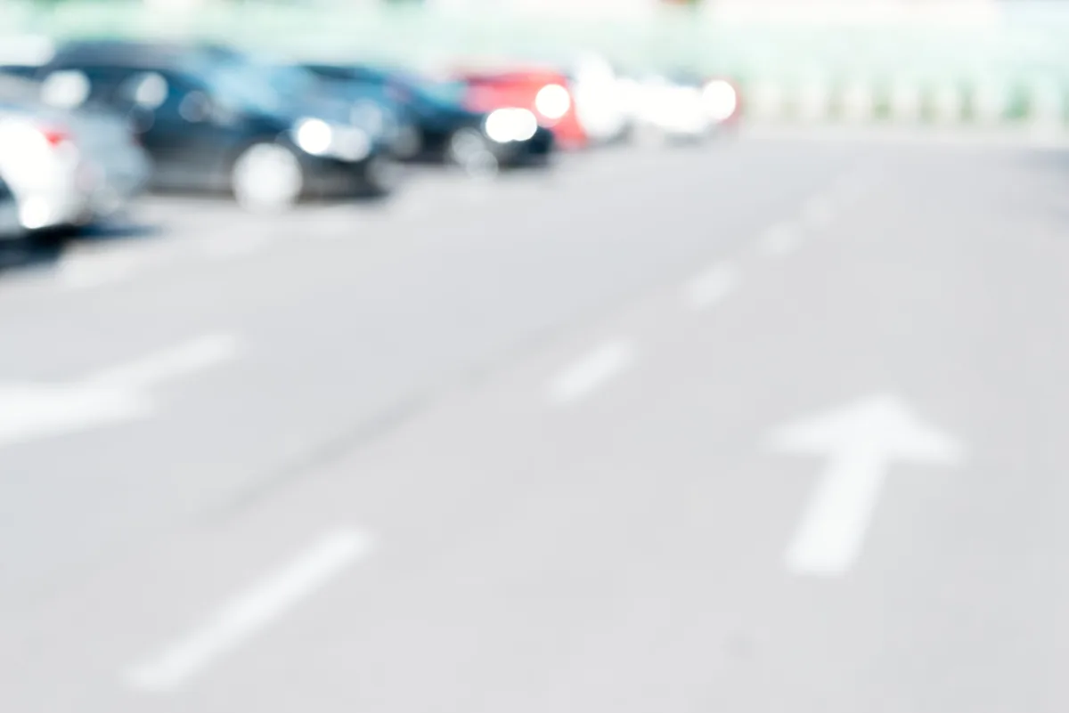 ../media/art/428/blurred-background-with-cars-parked-on-parking-lot-2022-12-16-16-35-14-utc.webp